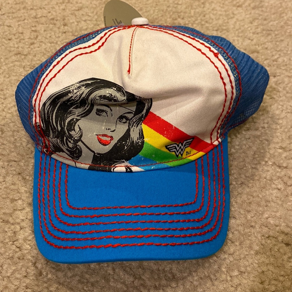 Wonder Woman hat